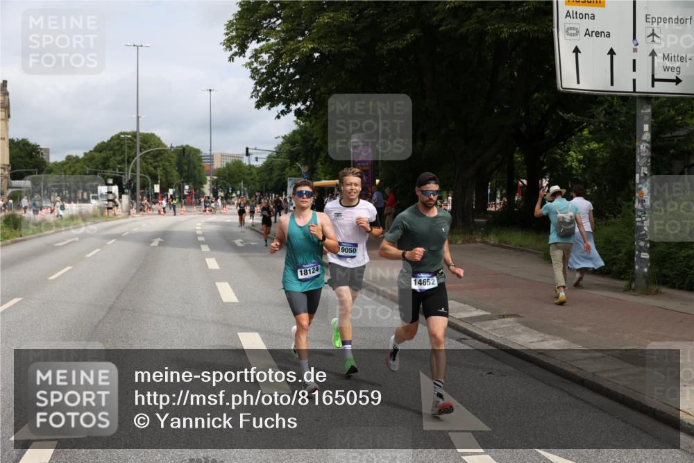 29.06.2025 - hella hamburg halbmarathon Yannick Fuchs http://msf.ph/oto/8165059 29.06.2025 10:22:24 20KM 5344, 9079, 9097, 9804, 10485, 10848, 12341, 13956, 14019, 14828, 15136, 18037, 18124, 19050 meine-sportfotos.de