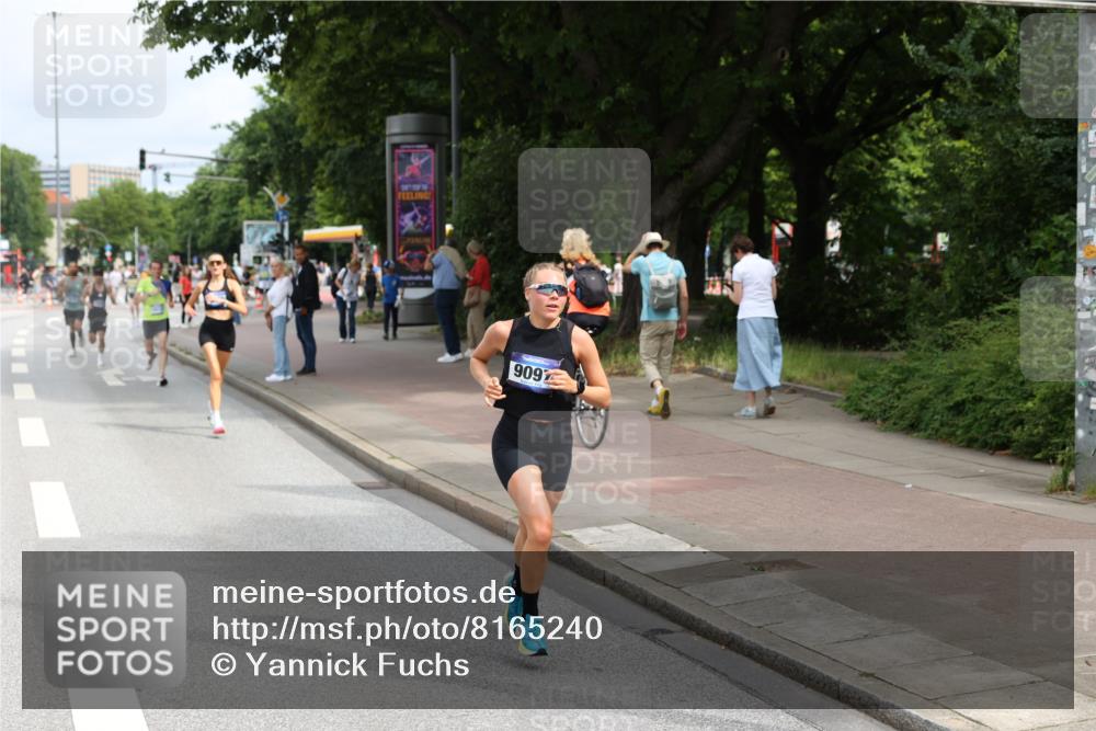 29.06.2025 - hella hamburg halbmarathon Yannick Fuchs http://msf.ph/oto/8165240 29.06.2025 10:22:29 20KM 9097, 9804, 10485, 12341, 13941, 13956, 14828, 15136, 15583, 17893, 18037, 18124, 19050, 19114 meine-sportfotos.de