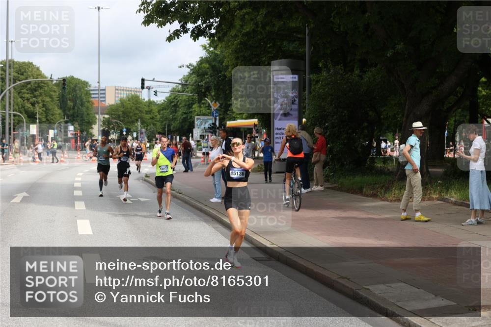 29.06.2025 - hella hamburg halbmarathon Yannick Fuchs http://msf.ph/oto/8165301 29.06.2025 10:22:30 20KM 9097, 9804, 10485, 12341, 13941, 13956, 14828, 15136, 15583, 17893, 18037, 18124, 19050, 19114 meine-sportfotos.de