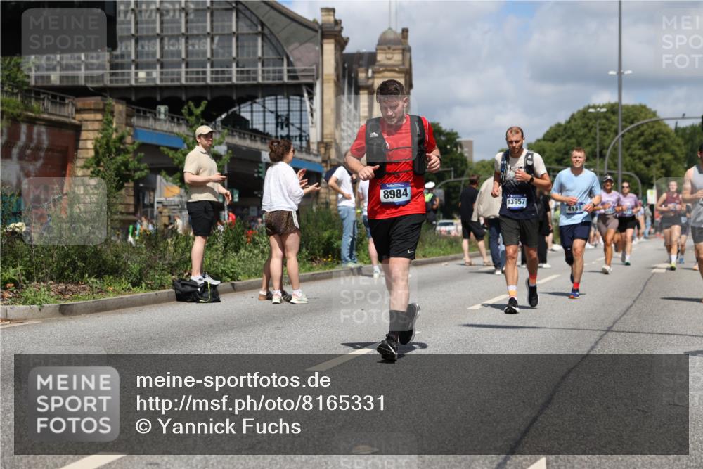 29.06.2025 - hella hamburg halbmarathon Yannick Fuchs http://msf.ph/oto/8165331 29.06.2025 11:37:43 20KM 1314, 1661, 3524, 3607, 3810, 3884, 3896, 4139, 4329, 4612, 4921, 5139, 5707, 6112, 6137, 6189, 6250, 6344, 6379, 8560, 8745, 8984, 8993, 9009, 9455, 9937, 10145, 10269, 11097, 11479, 11637, 12028, 12298, 12318, 12660, 12661, 13018, 13495, 13848, 13862, 13952, 13957, 14037, 15101, 15669, 16306, 16390, 16449, 16450, 16560, 17139, 17267, 18160, 18332, 18400, 18401, 18544, 18674, 18918 meine-sportfotos.de
