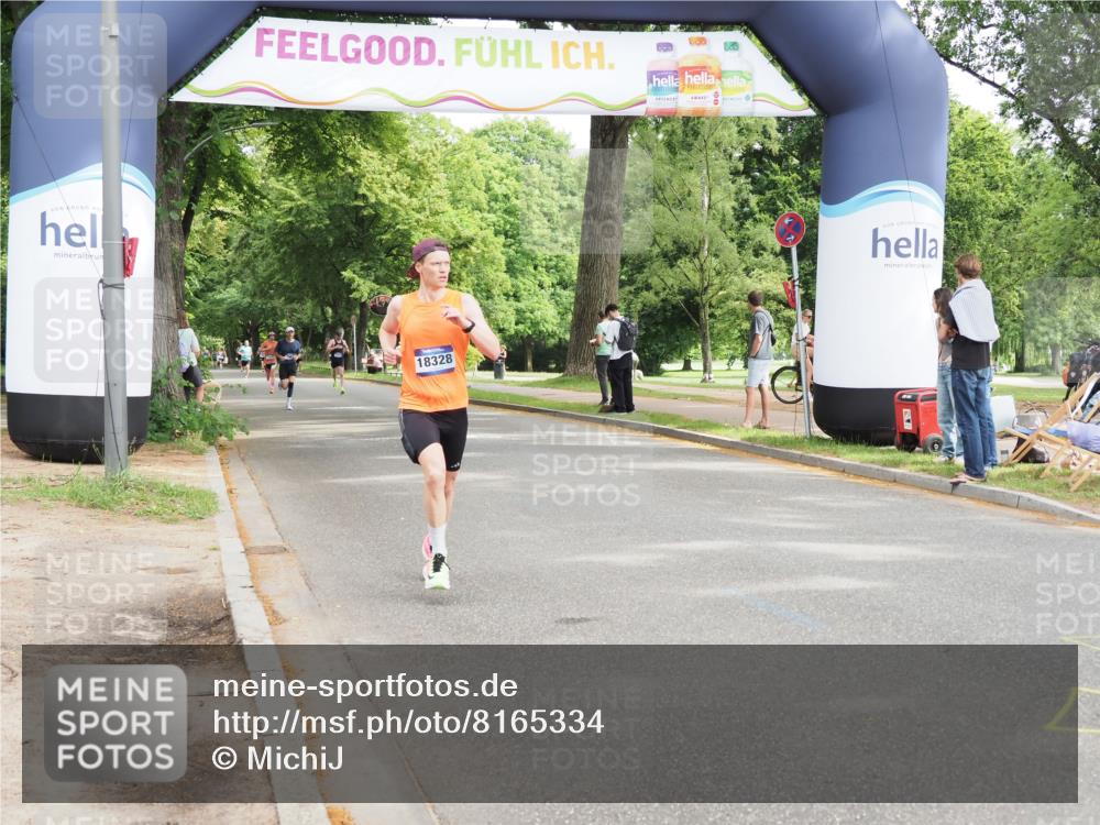 29.06.2025 - hella hamburg halbmarathon MichiJ http://msf.ph/oto/8165334 29.06.2025 10:13:51 Zwischen KM18-KM19 18328 meine-sportfotos.de