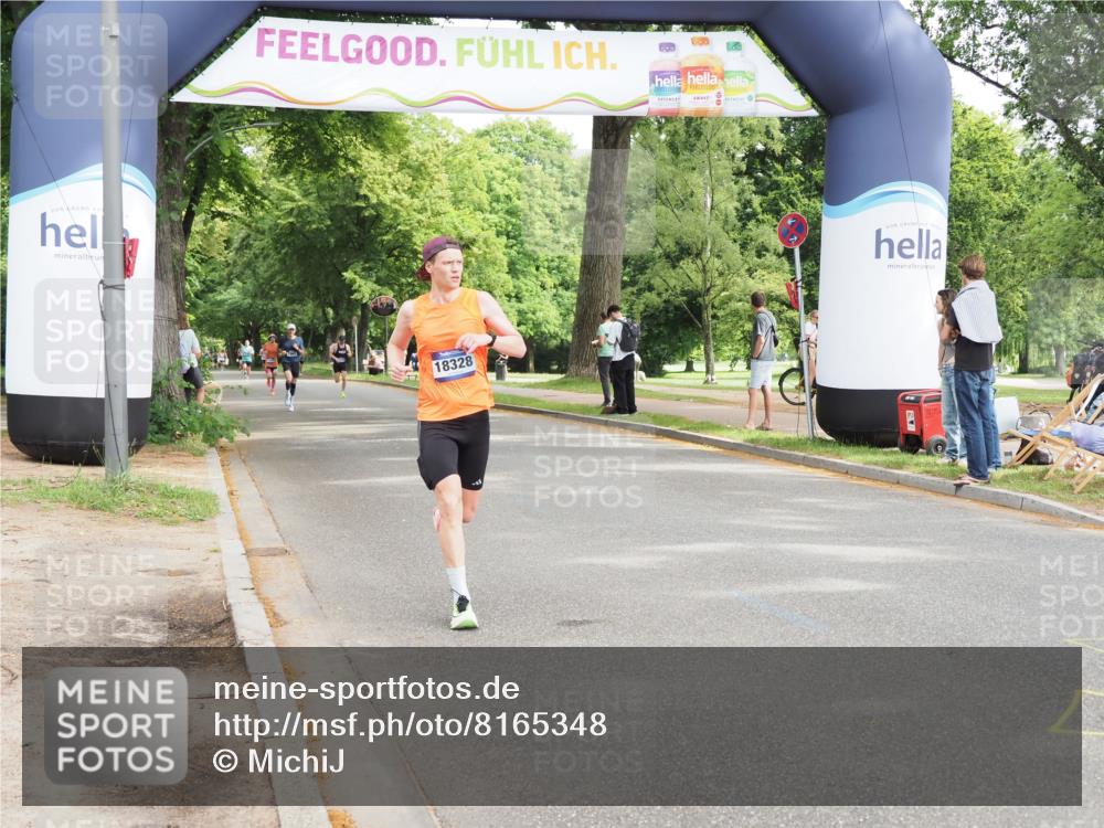 29.06.2025 - hella hamburg halbmarathon MichiJ http://msf.ph/oto/8165348 29.06.2025 10:13:51 Zwischen KM18-KM19 18328 meine-sportfotos.de