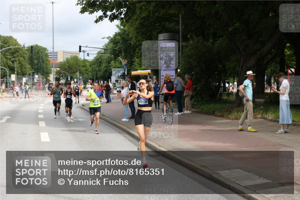 29.06.2025 - hella hamburg halbmarathon Yannick Fuchs http://msf.ph/oto/8165351 29.06.2025 10:22:30 20KM 9097, 9804, 10485, 12341, 13941, 13956, 14828, 15136, 15583, 17893, 18037, 18124, 19050, 19114 meine-sportfotos.de