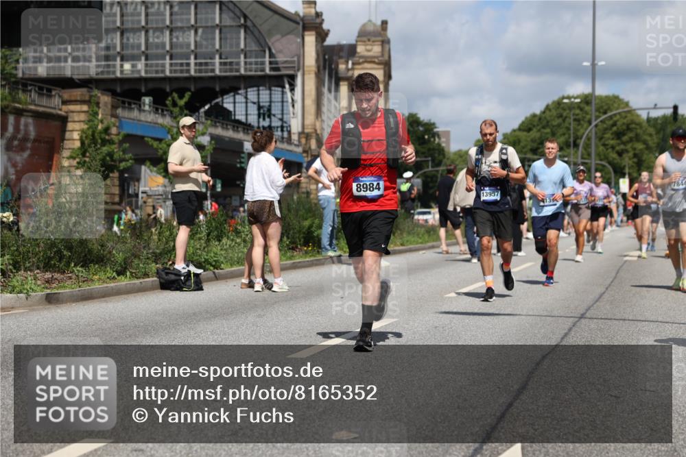 29.06.2025 - hella hamburg halbmarathon Yannick Fuchs http://msf.ph/oto/8165352 29.06.2025 11:37:44 20KM 1314, 1661, 2173, 3524, 3607, 3810, 3884, 3896, 4139, 4329, 4612, 4921, 5139, 5707, 6112, 6137, 6250, 6344, 6379, 8745, 8984, 8993, 9009, 9455, 9937, 10145, 10269, 11097, 11479, 11637, 12028, 12298, 12318, 12660, 12661, 13018, 13495, 13715, 13848, 13862, 13952, 13957, 14037, 15101, 15669, 16306, 16390, 16449, 16450, 16560, 17139, 17267, 18160, 18332, 18400, 18401, 18544, 18674, 18918 meine-sportfotos.de