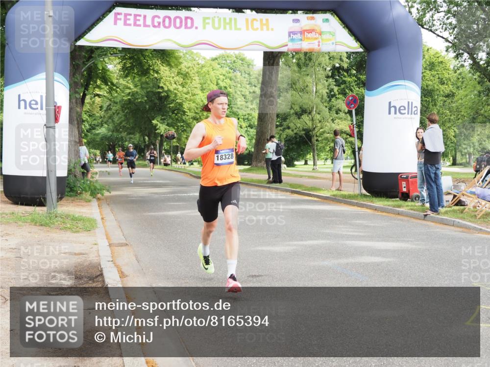 29.06.2025 - hella hamburg halbmarathon MichiJ http://msf.ph/oto/8165394 29.06.2025 10:13:52 Zwischen KM18-KM19 18328 meine-sportfotos.de