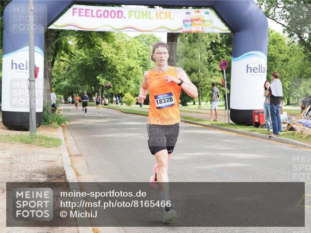 29.06.2025 - hella hamburg halbmarathon MichiJ http://msf.ph/oto/8165466 29.06.2025 10:13:52 Zwischen KM18-KM19 18328 meine-sportfotos.de
