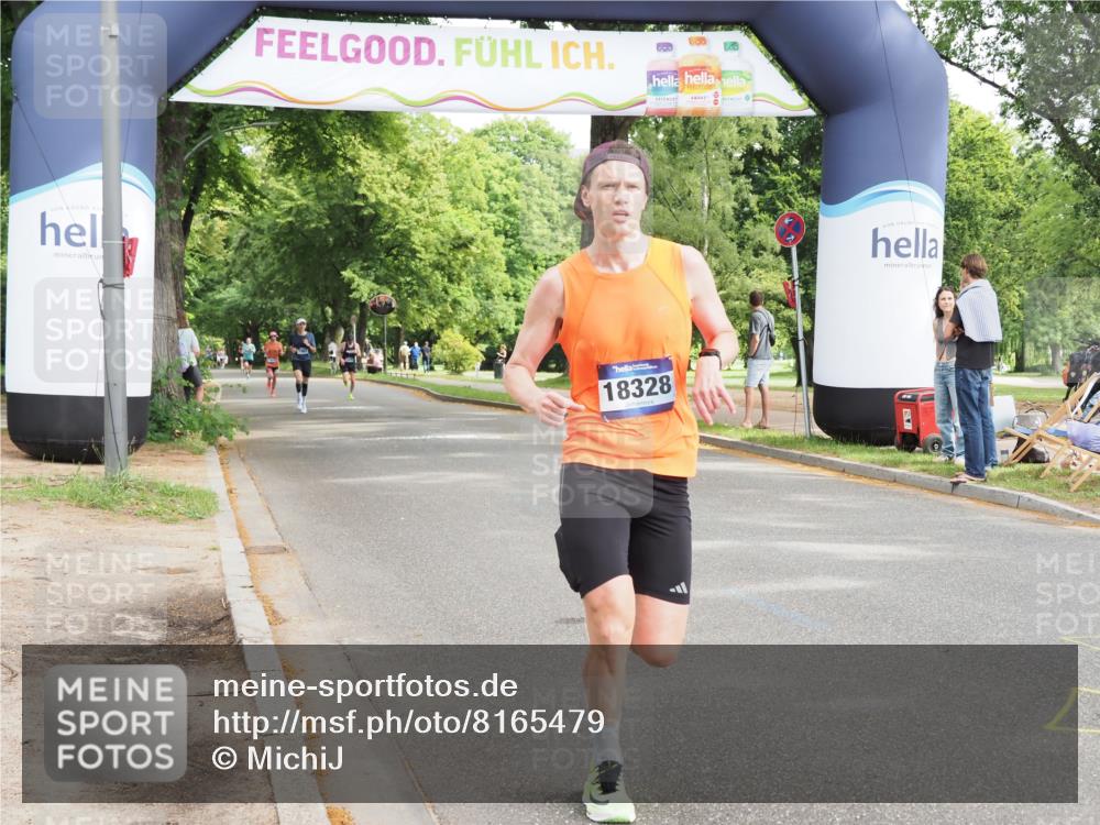 29.06.2025 - hella hamburg halbmarathon MichiJ http://msf.ph/oto/8165479 29.06.2025 10:13:52 Zwischen KM18-KM19 18328 meine-sportfotos.de