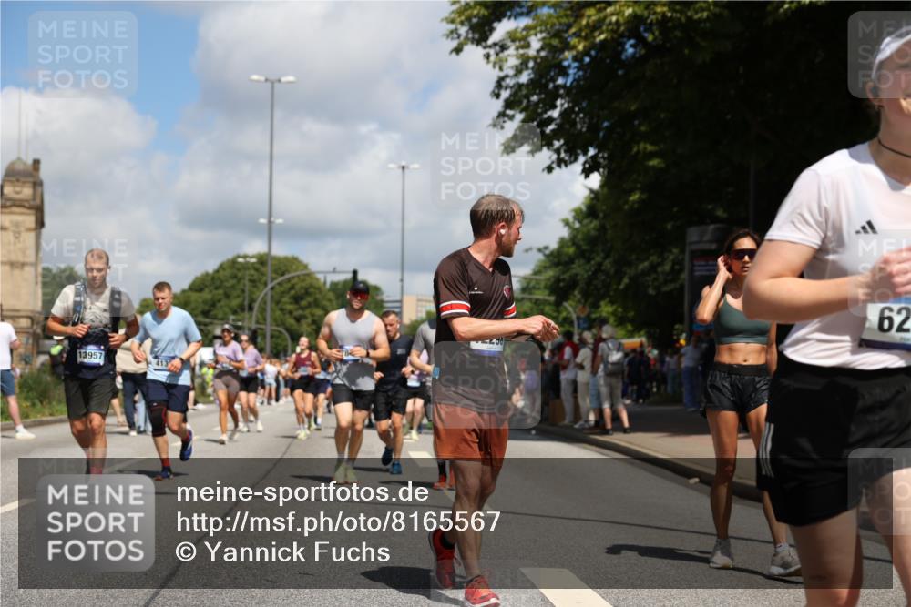 29.06.2025 - hella hamburg halbmarathon Yannick Fuchs http://msf.ph/oto/8165567 29.06.2025 11:37:45 20KM 1314, 1661, 2173, 3524, 3607, 3810, 3896, 4139, 4329, 4612, 4921, 5139, 5707, 6112, 6137, 6250, 6344, 6379, 8745, 8984, 8993, 9009, 9455, 9470, 9937, 10145, 10269, 11097, 11479, 11637, 12028, 12298, 12318, 12660, 12661, 13018, 13495, 13715, 13848, 13862, 13952, 13957, 14037, 15101, 15669, 16306, 16390, 16449, 16450, 16560, 16577, 17139, 17267, 18332, 18400, 18401, 18544, 18674, 18918 meine-sportfotos.de