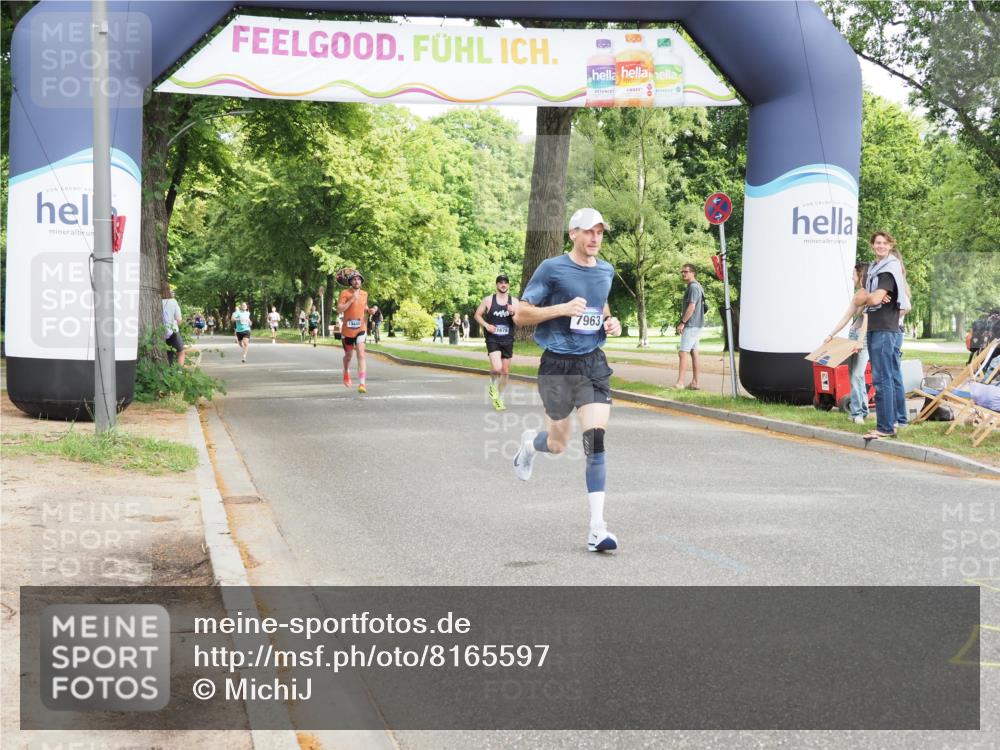 29.06.2025 - hella hamburg halbmarathon MichiJ http://msf.ph/oto/8165597 29.06.2025 10:13:58 Zwischen KM18-KM19 7963, 18328 meine-sportfotos.de