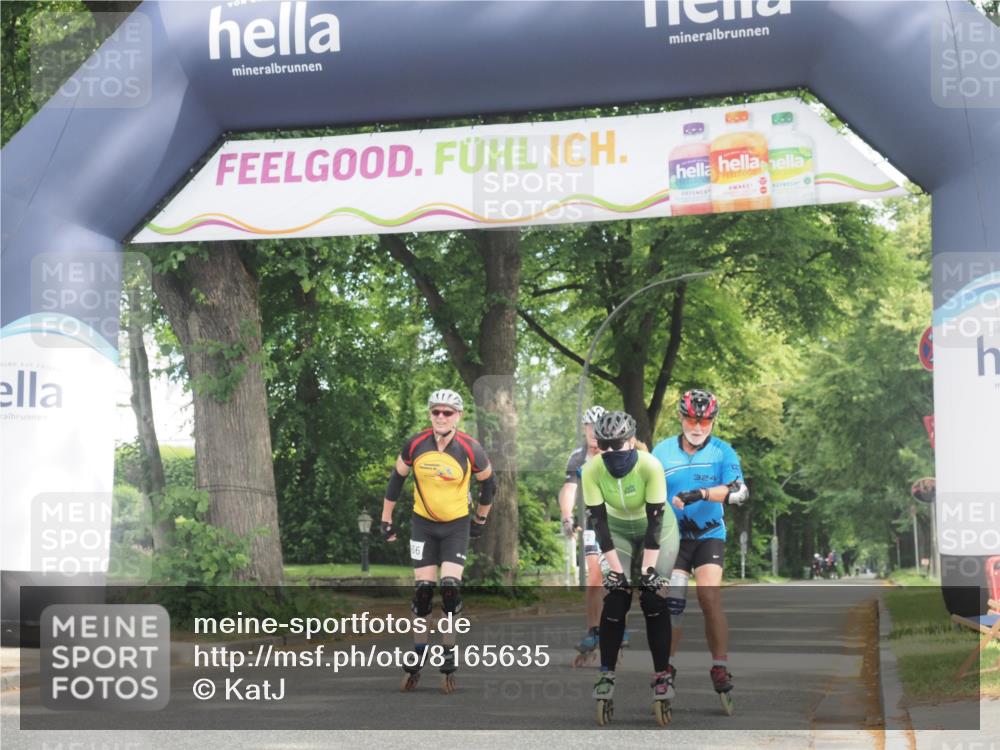 29.06.2025 - hella hamburg halbmarathon KatJ http://msf.ph/oto/8165635 29.06.2025 09:15:09 Zwischen KM18-KM19  meine-sportfotos.de