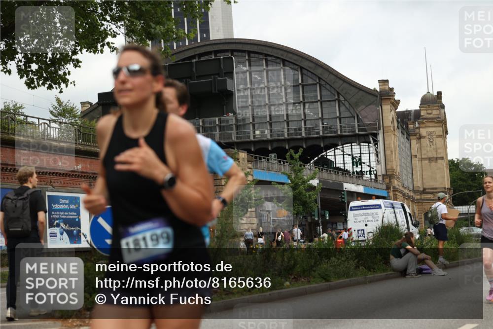 29.06.2025 - hella hamburg halbmarathon Yannick Fuchs http://msf.ph/oto/8165636 29.06.2025 11:00:03 20KM 1526, 1559, 3039, 3199, 4187, 4613, 5150, 6322, 6462, 6572, 6585, 6706, 7826, 7935, 9405, 10736, 10886, 11208, 11887, 12255, 12313, 12371, 12837, 14176, 14306, 14607, 15963, 16166, 17059, 17321, 17638, 17707, 17866, 18199, 18261, 18525, 18655, 18721, 18726, 18827, 19173 meine-sportfotos.de