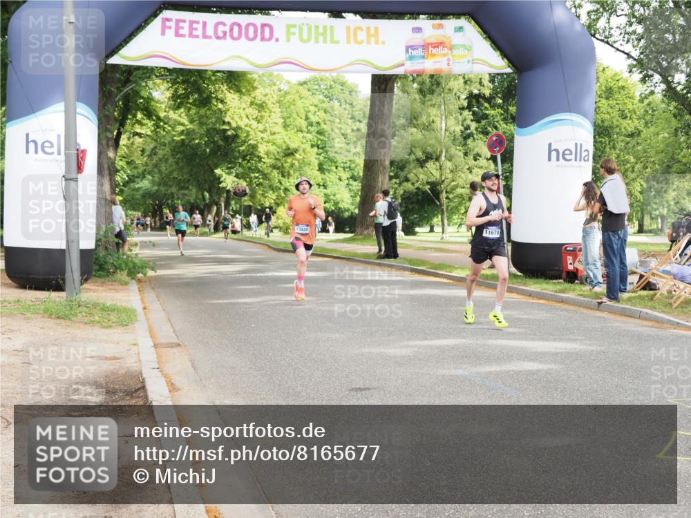 29.06.2025 - hella hamburg halbmarathon MichiJ http://msf.ph/oto/8165677 29.06.2025 10:14:00 Zwischen KM18-KM19 7963, 11678, 13440 meine-sportfotos.de