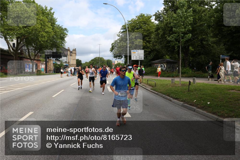 29.06.2025 - hella hamburg halbmarathon Yannick Fuchs http://msf.ph/oto/8165723 29.06.2025 10:40:17 20KM 1569, 1600, 1759, 1920, 2048, 2138, 2189, 2590, 2707, 3056, 3186, 3477, 4345, 4854, 6071, 6290, 6460, 6532, 6711, 7385, 7450, 7961, 8269, 8577, 8668, 9585, 10792, 10796, 11094, 11125, 11495, 11773, 11936, 12084, 12277, 13525, 14062, 14200, 14228, 14385, 14462, 14804, 14911, 15563, 15741, 16513, 16624, 17499, 17674, 17835, 18081, 18637, 18878 meine-sportfotos.de