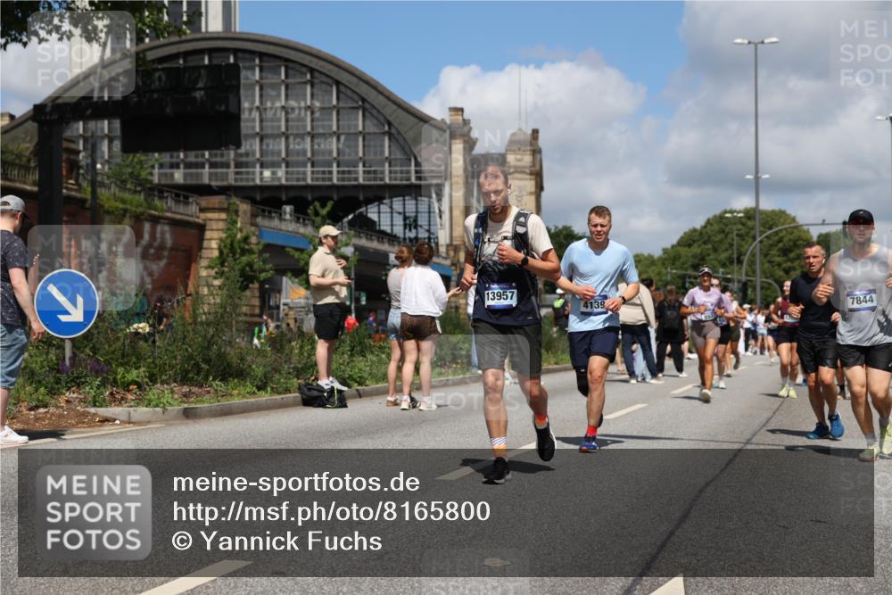 29.06.2025 - hella hamburg halbmarathon Yannick Fuchs http://msf.ph/oto/8165800 29.06.2025 11:37:46 20KM 1314, 1661, 2173, 3524, 3607, 3810, 3896, 4139, 4329, 4612, 4921, 5139, 5707, 6112, 6137, 6250, 6344, 6379, 8745, 8984, 8993, 9009, 9455, 9470, 9937, 10145, 10269, 11097, 11479, 11637, 12028, 12298, 12318, 12660, 12661, 13018, 13495, 13715, 13848, 13862, 13952, 13957, 14037, 15101, 15345, 15669, 16306, 16390, 16449, 16450, 16560, 16577, 17139, 17267, 18332, 18400, 18401, 18544, 18674, 18872, 18918 meine-sportfotos.de