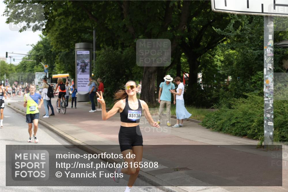 29.06.2025 - hella hamburg halbmarathon Yannick Fuchs http://msf.ph/oto/8165808 29.06.2025 10:22:31 20KM 9097, 9804, 10485, 12341, 13941, 13956, 14828, 15136, 15583, 17893, 18037, 18124, 19050, 19114 meine-sportfotos.de
