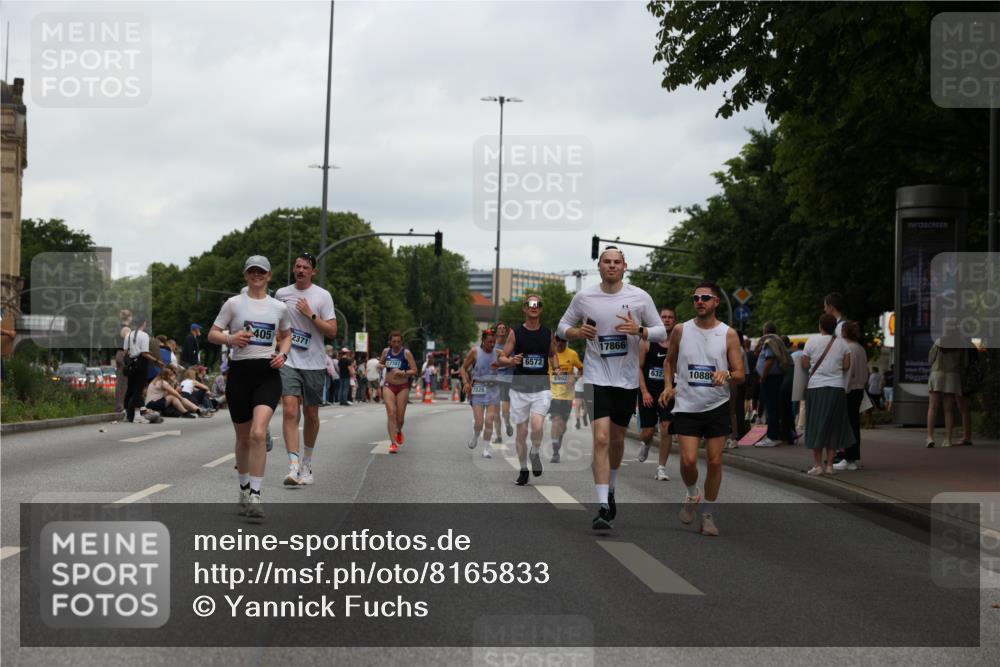 29.06.2025 - hella hamburg halbmarathon Yannick Fuchs http://msf.ph/oto/8165833 29.06.2025 11:00:04 20KM 1526, 1559, 3039, 3199, 4187, 4613, 5150, 6322, 6462, 6572, 6585, 6706, 7826, 7935, 9405, 10042, 10736, 10886, 11208, 11887, 12255, 12313, 12371, 12837, 14176, 14306, 14607, 15963, 16166, 17059, 17321, 17638, 17707, 17866, 18199, 18525, 18655, 18721, 18726, 18827, 19173 meine-sportfotos.de