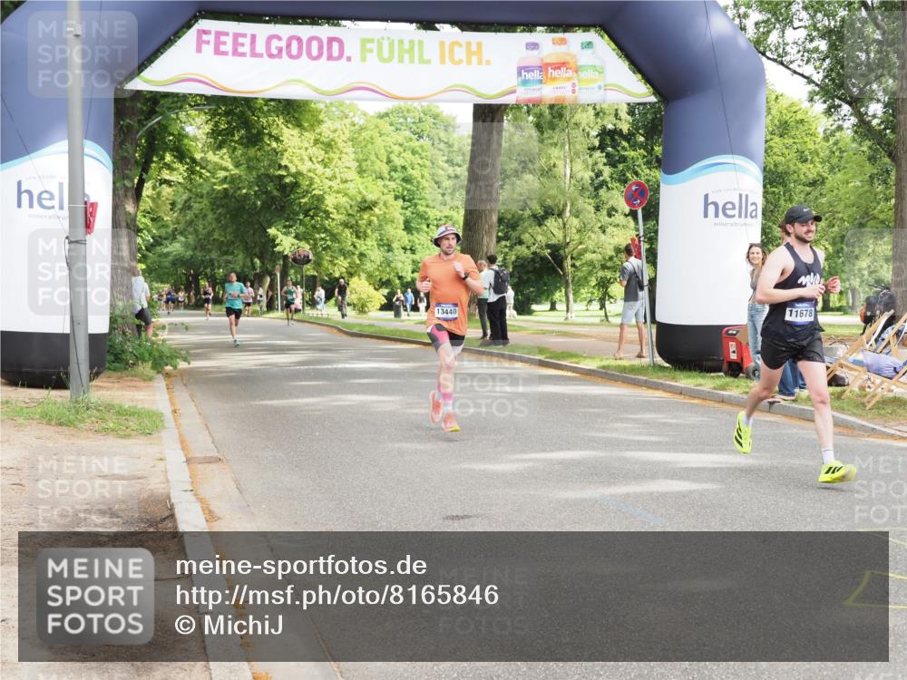 29.06.2025 - hella hamburg halbmarathon MichiJ http://msf.ph/oto/8165846 29.06.2025 10:14:00 Zwischen KM18-KM19 7963, 11678, 13440 meine-sportfotos.de