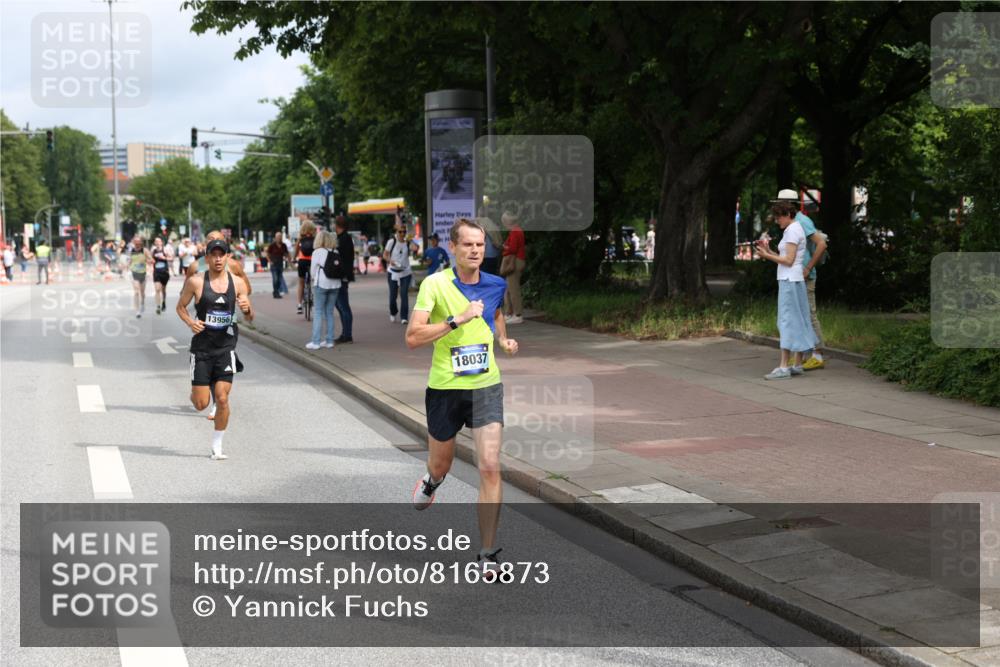 29.06.2025 - hella hamburg halbmarathon Yannick Fuchs http://msf.ph/oto/8165873 29.06.2025 10:22:33 20KM 2203, 9097, 9804, 10485, 10655, 12341, 13941, 13956, 14757, 14828, 15136, 15583, 17893, 18037, 18124, 19050, 19114 meine-sportfotos.de