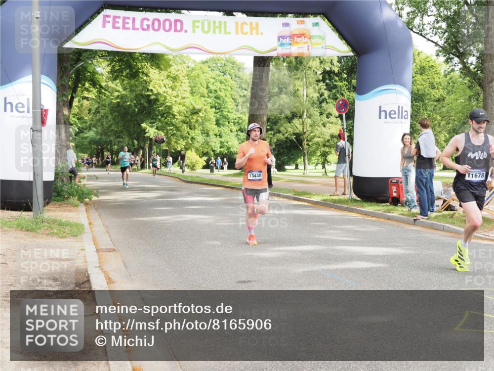 29.06.2025 - hella hamburg halbmarathon MichiJ http://msf.ph/oto/8165906 29.06.2025 10:14:01 Zwischen KM18-KM19 7963, 11678, 13440 meine-sportfotos.de