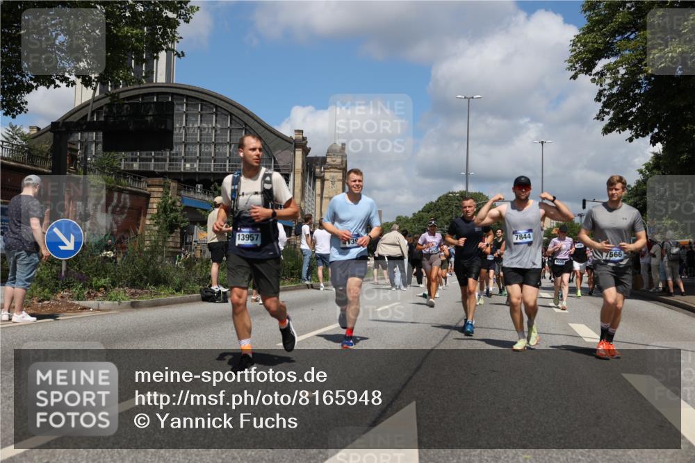 29.06.2025 - hella hamburg halbmarathon Yannick Fuchs http://msf.ph/oto/8165948 29.06.2025 11:37:47 20KM 1314, 1661, 2173, 3524, 3607, 3810, 3896, 4139, 4329, 4612, 5139, 5707, 6112, 6137, 6250, 6344, 6379, 8745, 8984, 8993, 9009, 9455, 9470, 9937, 9946, 10145, 10269, 11097, 11479, 11637, 12028, 12298, 12318, 12660, 12661, 13018, 13495, 13715, 13848, 13952, 13957, 14037, 15101, 15345, 15669, 16306, 16390, 16449, 16450, 16560, 16577, 17139, 17267, 18332, 18400, 18401, 18544, 18674, 18872, 18918 meine-sportfotos.de