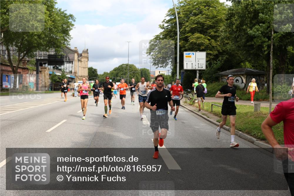29.06.2025 - hella hamburg halbmarathon Yannick Fuchs http://msf.ph/oto/8165957 29.06.2025 10:40:20 20KM 1569, 1600, 1759, 1920, 2048, 2138, 2189, 2590, 3056, 3477, 4345, 4854, 6071, 6290, 6460, 6532, 6711, 7385, 7450, 7961, 8269, 8577, 8668, 9585, 10792, 10796, 11094, 11125, 11495, 11773, 11936, 12084, 12277, 13525, 14062, 14200, 14228, 14462, 14804, 14911, 15563, 15741, 16624, 17190, 17499, 17674, 17835, 18081, 18637, 19128 meine-sportfotos.de