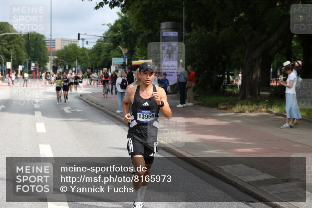 29.06.2025 - hella hamburg halbmarathon Yannick Fuchs http://msf.ph/oto/8165973 29.06.2025 10:22:34 20KM 2203, 9097, 9804, 10485, 10655, 12341, 13941, 13956, 14757, 14828, 15136, 15583, 17893, 18037, 19114 meine-sportfotos.de
