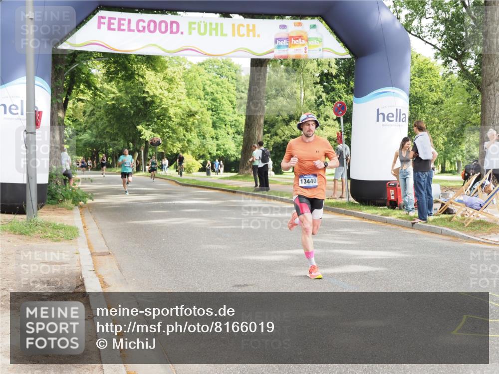 29.06.2025 - hella hamburg halbmarathon MichiJ http://msf.ph/oto/8166019 29.06.2025 10:14:01 Zwischen KM18-KM19 7963, 11678, 13440 meine-sportfotos.de