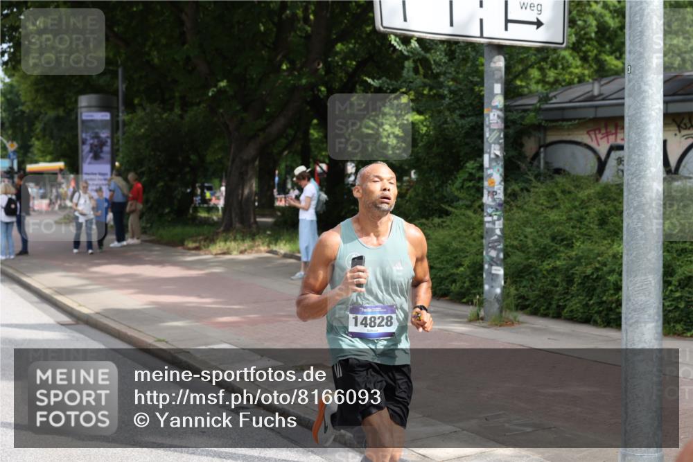 29.06.2025 - hella hamburg halbmarathon Yannick Fuchs http://msf.ph/oto/8166093 29.06.2025 10:22:36 20KM 2203, 7651, 9097, 9804, 10485, 10655, 12341, 13941, 13956, 14757, 14828, 15136, 15576, 15583, 17354, 17893, 18037, 19114 meine-sportfotos.de