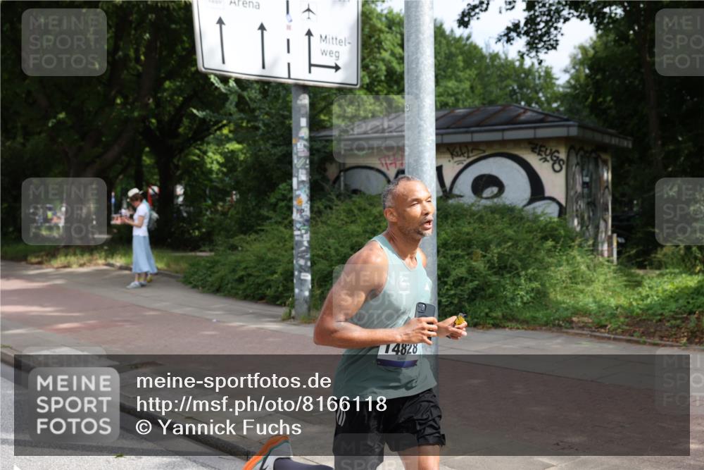 29.06.2025 - hella hamburg halbmarathon Yannick Fuchs http://msf.ph/oto/8166118 29.06.2025 10:22:36 20KM 2203, 7651, 9097, 9804, 10485, 10655, 12341, 13941, 13956, 14757, 14828, 15136, 15576, 15583, 17354, 17893, 18037, 19114 meine-sportfotos.de
