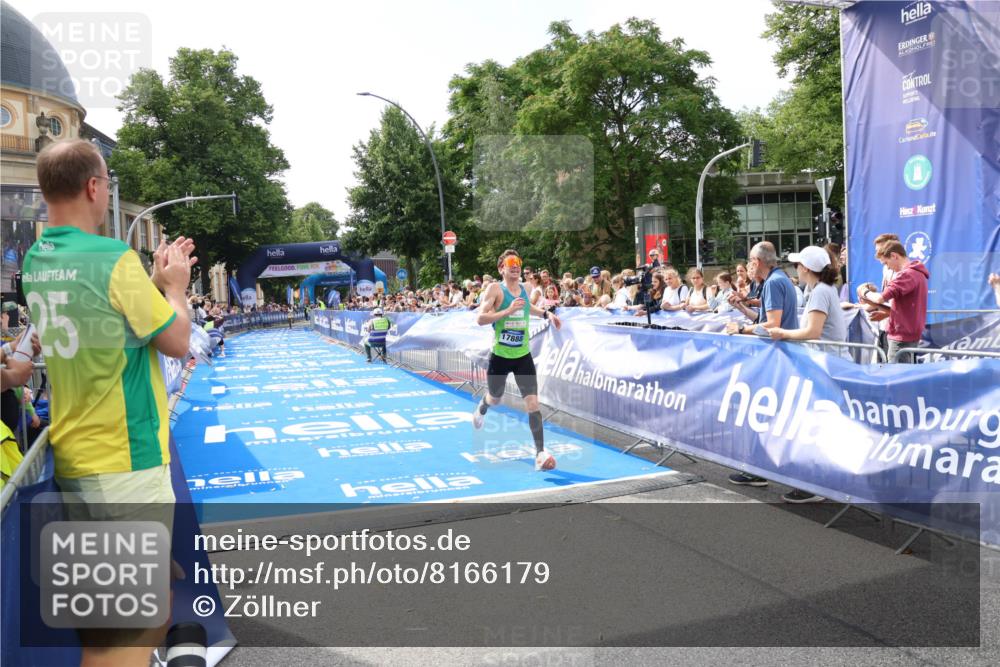 29.06.2025 - hella hamburg halbmarathon Zöllner http://msf.ph/oto/8166179 29.06.2025 10:11:04 Ziel 17888 meine-sportfotos.de