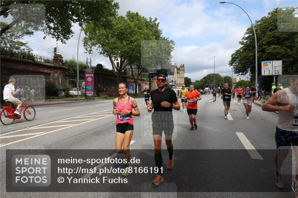 29.06.2025 - hella hamburg halbmarathon Yannick Fuchs http://msf.ph/oto/8166191 29.06.2025 10:40:23 20KM 1569, 1600, 1759, 1920, 2048, 2138, 2189, 2590, 3477, 4345, 6290, 6460, 6532, 6700, 6711, 7450, 7961, 8269, 8577, 8668, 10792, 10796, 11094, 11125, 11495, 11773, 11936, 12084, 12277, 13525, 13630, 14062, 14200, 14228, 14462, 14804, 14911, 15741, 16624, 17190, 17332, 17499, 17674, 17835, 18081, 19128 meine-sportfotos.de