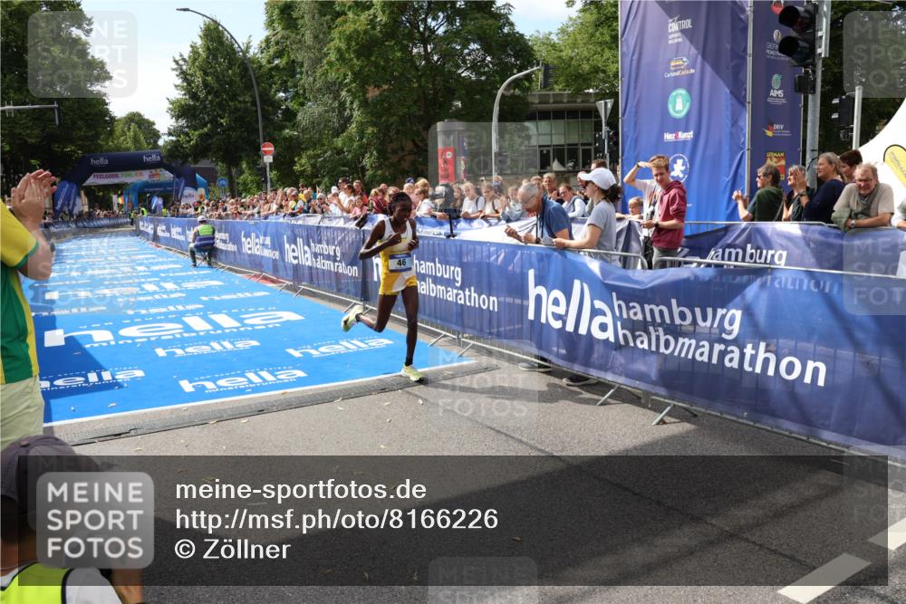 29.06.2025 - hella hamburg halbmarathon Zöllner http://msf.ph/oto/8166226 29.06.2025 10:11:13 Ziel 46 meine-sportfotos.de