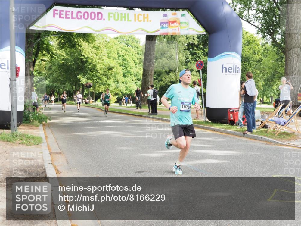 29.06.2025 - hella hamburg halbmarathon MichiJ http://msf.ph/oto/8166229 29.06.2025 10:14:06 Zwischen KM18-KM19 7963, 10780, 11678, 13440 meine-sportfotos.de