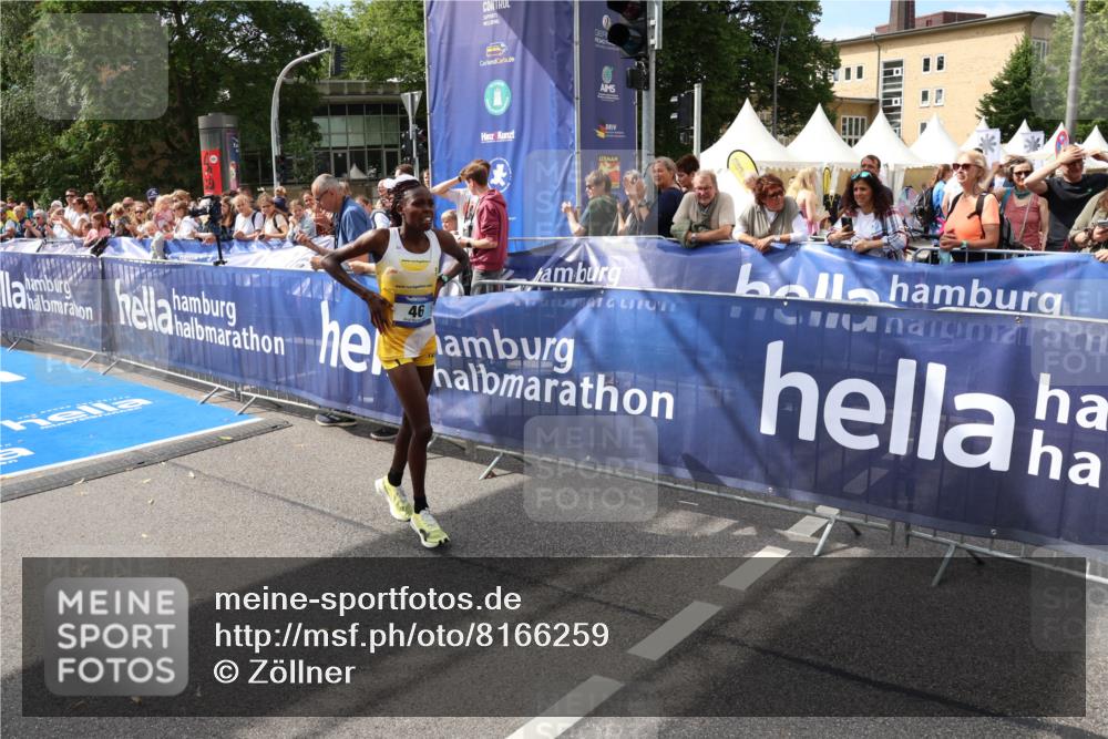 29.06.2025 - hella hamburg halbmarathon Zöllner http://msf.ph/oto/8166259 29.06.2025 10:11:14 Ziel 46 meine-sportfotos.de