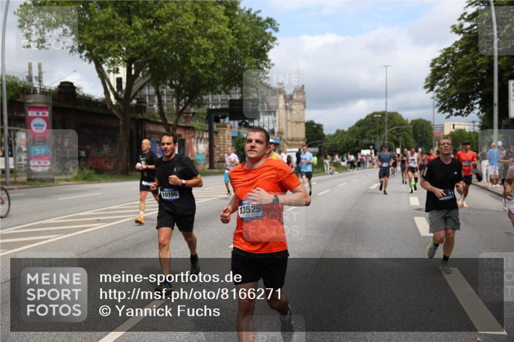 29.06.2025 - hella hamburg halbmarathon Yannick Fuchs http://msf.ph/oto/8166271 29.06.2025 10:40:24 20KM 1569, 1600, 1759, 1920, 2048, 2138, 2189, 3477, 4345, 6290, 6460, 6532, 6700, 6711, 7450, 7961, 8269, 8577, 8668, 10792, 10796, 11094, 11125, 11773, 11936, 12084, 12277, 13525, 13630, 14062, 14200, 14228, 14462, 14804, 14911, 15741, 16286, 16624, 17190, 17332, 17835, 18081, 19128 meine-sportfotos.de