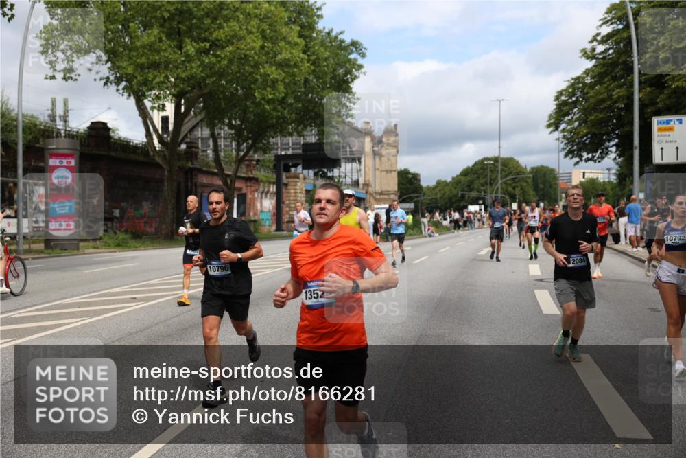 29.06.2025 - hella hamburg halbmarathon Yannick Fuchs http://msf.ph/oto/8166281 29.06.2025 10:40:24 20KM 1569, 1600, 1759, 1920, 2048, 2138, 2189, 3477, 4345, 6290, 6460, 6532, 6700, 6711, 7450, 7961, 8269, 8577, 8668, 10792, 10796, 11094, 11125, 11773, 11936, 12084, 12277, 13525, 13630, 14062, 14200, 14228, 14462, 14804, 14911, 15741, 16286, 16624, 17190, 17332, 17835, 18081, 19128 meine-sportfotos.de