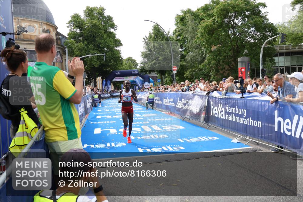 29.06.2025 - hella hamburg halbmarathon Zöllner http://msf.ph/oto/8166306 29.06.2025 10:12:02 Ziel 36 meine-sportfotos.de