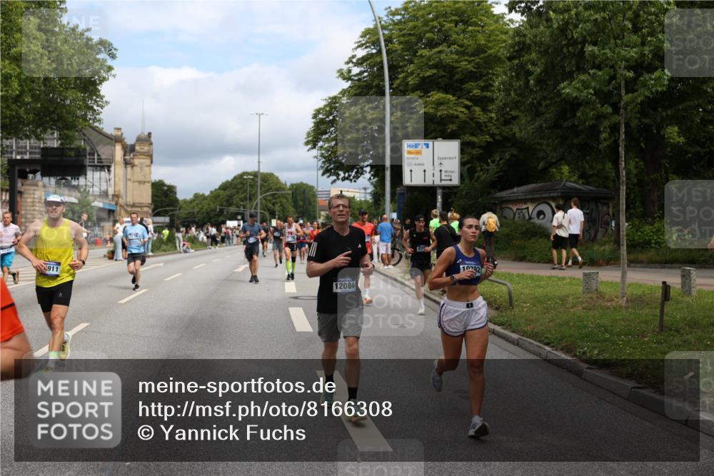 29.06.2025 - hella hamburg halbmarathon Yannick Fuchs http://msf.ph/oto/8166308 29.06.2025 10:40:24 20KM 1569, 1600, 1759, 1920, 2048, 2138, 2189, 3477, 4345, 6290, 6460, 6532, 6700, 6711, 7450, 7961, 8269, 8577, 8668, 10792, 10796, 11094, 11125, 11773, 11936, 12084, 12277, 13525, 13630, 14062, 14200, 14228, 14462, 14804, 14911, 15741, 16286, 16624, 17190, 17332, 17835, 18081, 19128 meine-sportfotos.de