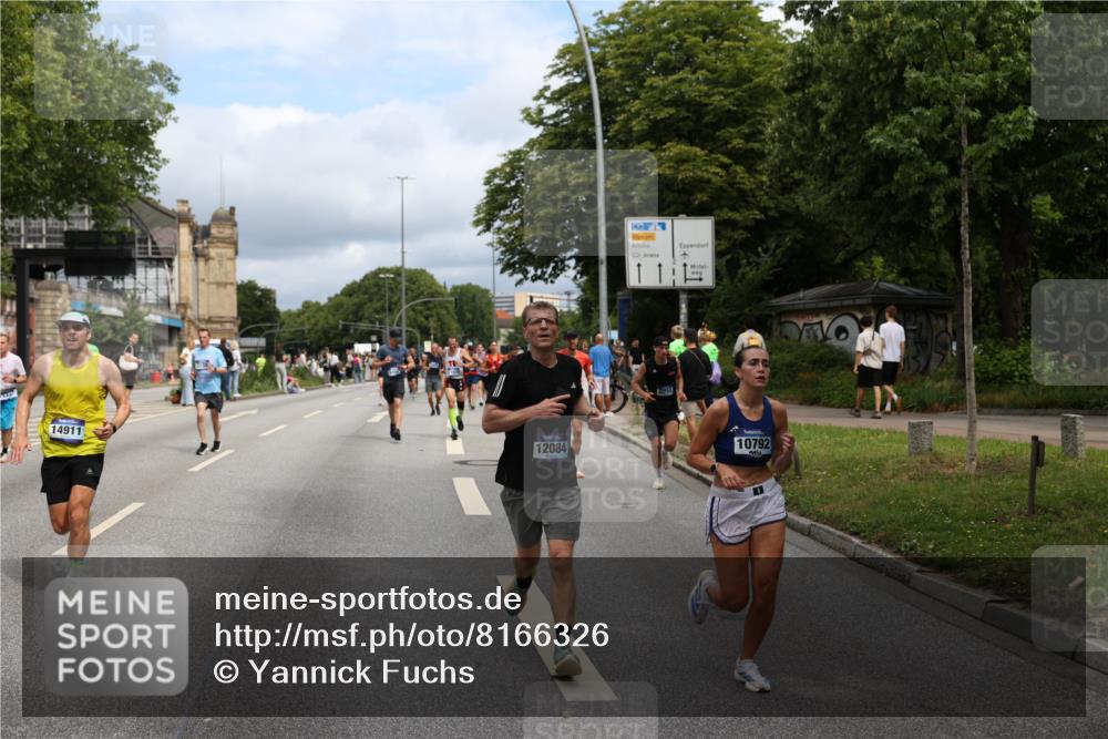29.06.2025 - hella hamburg halbmarathon Yannick Fuchs http://msf.ph/oto/8166326 29.06.2025 10:40:25 20KM 1569, 1600, 1759, 1920, 2048, 2138, 2189, 3477, 4345, 6290, 6460, 6532, 6700, 6711, 7450, 7961, 8269, 8577, 8668, 10792, 10796, 11094, 11125, 11773, 11936, 12084, 12277, 13525, 13630, 14062, 14200, 14228, 14462, 14804, 14911, 15741, 16286, 16624, 17190, 17332, 17835, 19128 meine-sportfotos.de