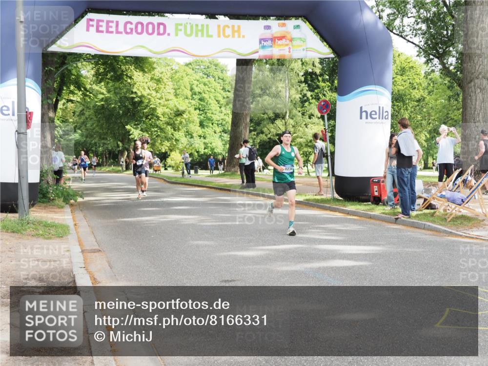 29.06.2025 - hella hamburg halbmarathon MichiJ http://msf.ph/oto/8166331 29.06.2025 10:14:10 Zwischen KM18-KM19 10234, 10780 meine-sportfotos.de