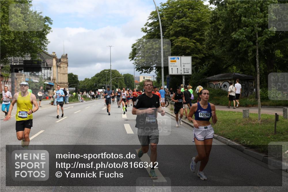29.06.2025 - hella hamburg halbmarathon Yannick Fuchs http://msf.ph/oto/8166342 29.06.2025 10:40:25 20KM 1569, 1600, 1759, 1920, 2048, 2138, 2189, 3477, 4345, 6290, 6460, 6532, 6700, 6711, 7450, 7961, 8269, 8577, 8668, 10792, 10796, 11094, 11125, 11773, 11936, 12084, 12277, 13525, 13630, 14062, 14200, 14228, 14462, 14804, 14911, 15741, 16286, 16624, 17190, 17332, 17835, 19128 meine-sportfotos.de
