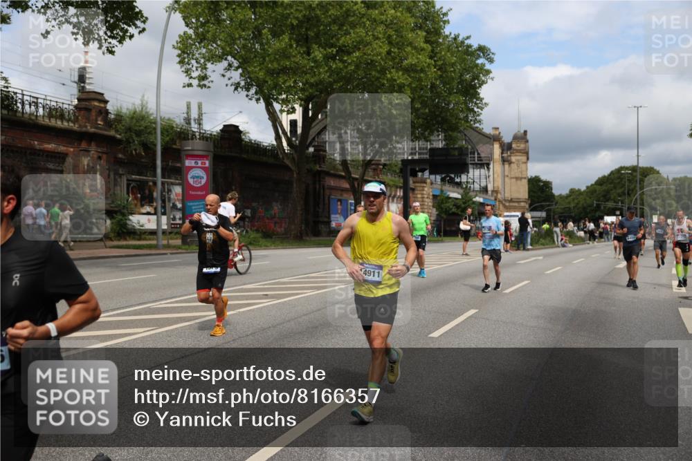 29.06.2025 - hella hamburg halbmarathon Yannick Fuchs http://msf.ph/oto/8166357 29.06.2025 10:40:25 20KM 1569, 1600, 1759, 1920, 2048, 2138, 2189, 3477, 4345, 6290, 6460, 6532, 6700, 6711, 7450, 7961, 8269, 8577, 8668, 10792, 10796, 11094, 11125, 11773, 11936, 12084, 12277, 13525, 13630, 14062, 14200, 14228, 14462, 14804, 14911, 15741, 16286, 16624, 17190, 17332, 17835, 19128 meine-sportfotos.de