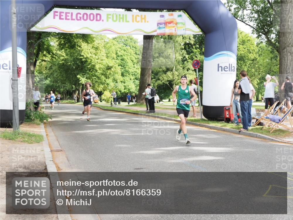 29.06.2025 - hella hamburg halbmarathon MichiJ http://msf.ph/oto/8166359 29.06.2025 10:14:10 Zwischen KM18-KM19 10234, 10780 meine-sportfotos.de