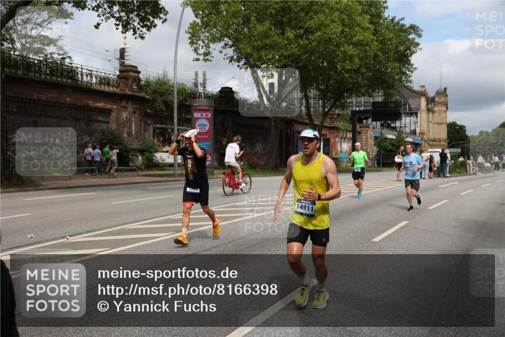 29.06.2025 - hella hamburg halbmarathon Yannick Fuchs http://msf.ph/oto/8166398 29.06.2025 10:40:25 20KM 1569, 1600, 1759, 1920, 2048, 2138, 2189, 3477, 4345, 6290, 6460, 6532, 6700, 6711, 7450, 7961, 8269, 8577, 8668, 10792, 10796, 11094, 11125, 11773, 11936, 12084, 12277, 13525, 13630, 14062, 14200, 14228, 14462, 14804, 14911, 15741, 16286, 16624, 17190, 17332, 17835, 19128 meine-sportfotos.de