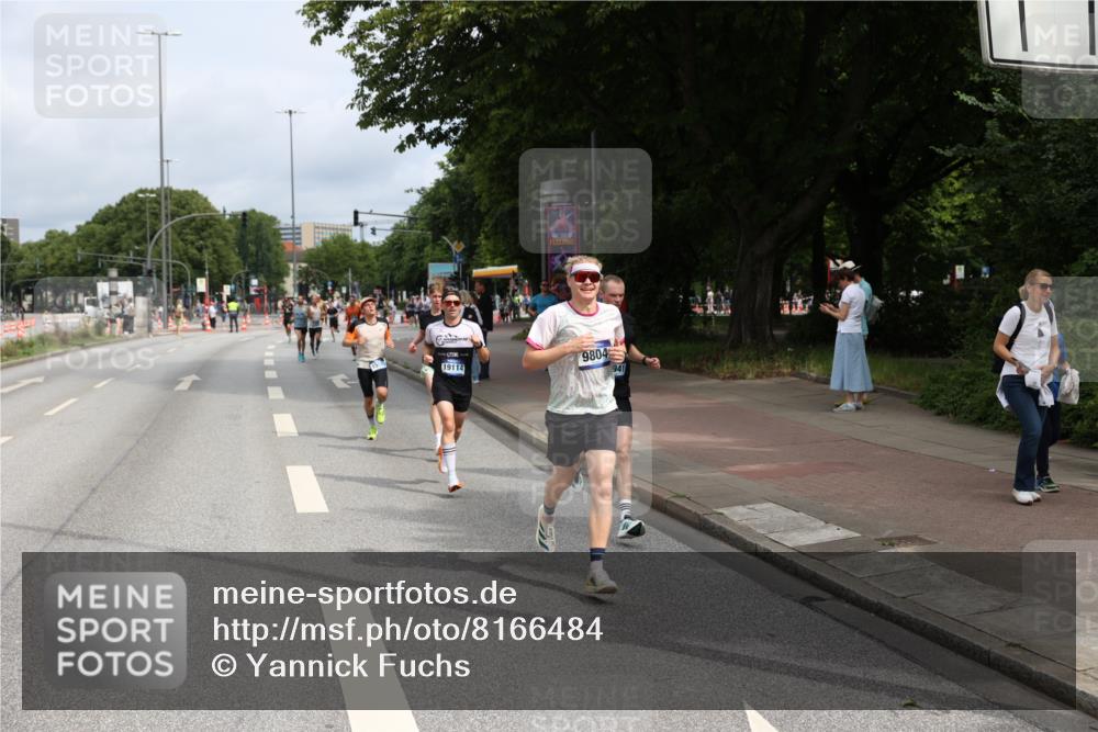 29.06.2025 - hella hamburg halbmarathon Yannick Fuchs http://msf.ph/oto/8166484 29.06.2025 10:22:45 20KM 1122, 2203, 4678, 5367, 7651, 8731, 9804, 10485, 10655, 12341, 13941, 14757, 15576, 15583, 17354, 17893, 18567, 18832, 19114 meine-sportfotos.de