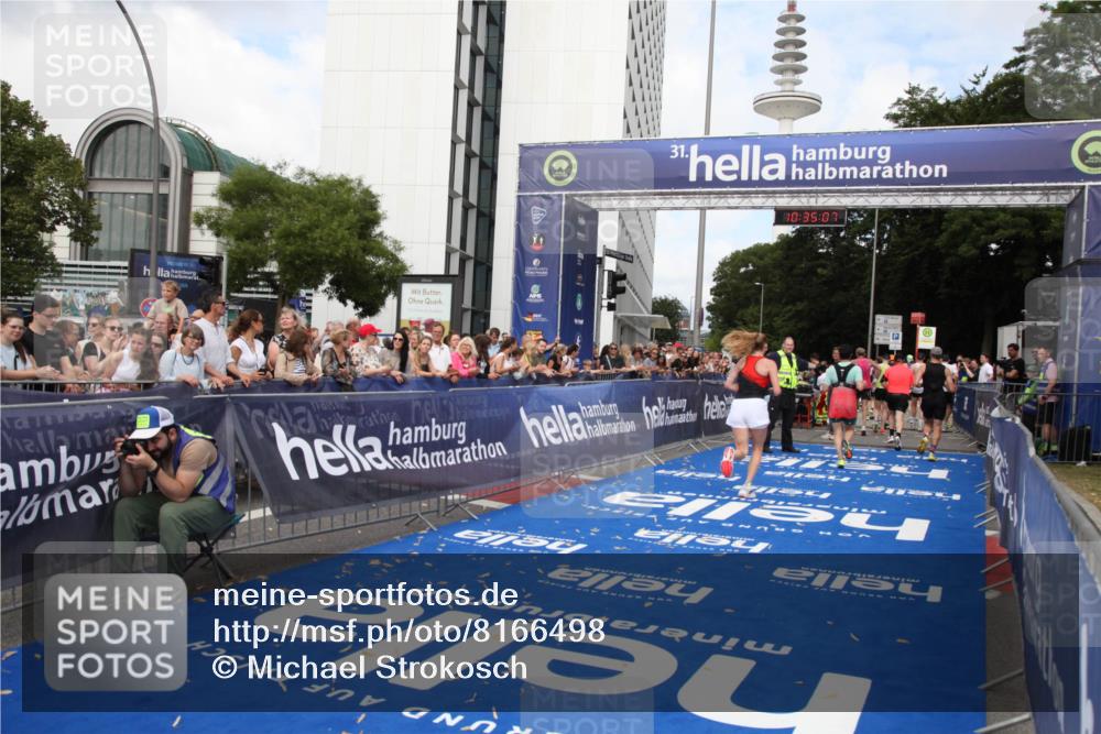 29.06.2025 - hella hamburg halbmarathon Michael Strokosch http://msf.ph/oto/8166498 29.06.2025 10:35:06 Ziel 7972, 8901, 12044, 14069, 15391, 15902, 16177, 16963, 16964 meine-sportfotos.de