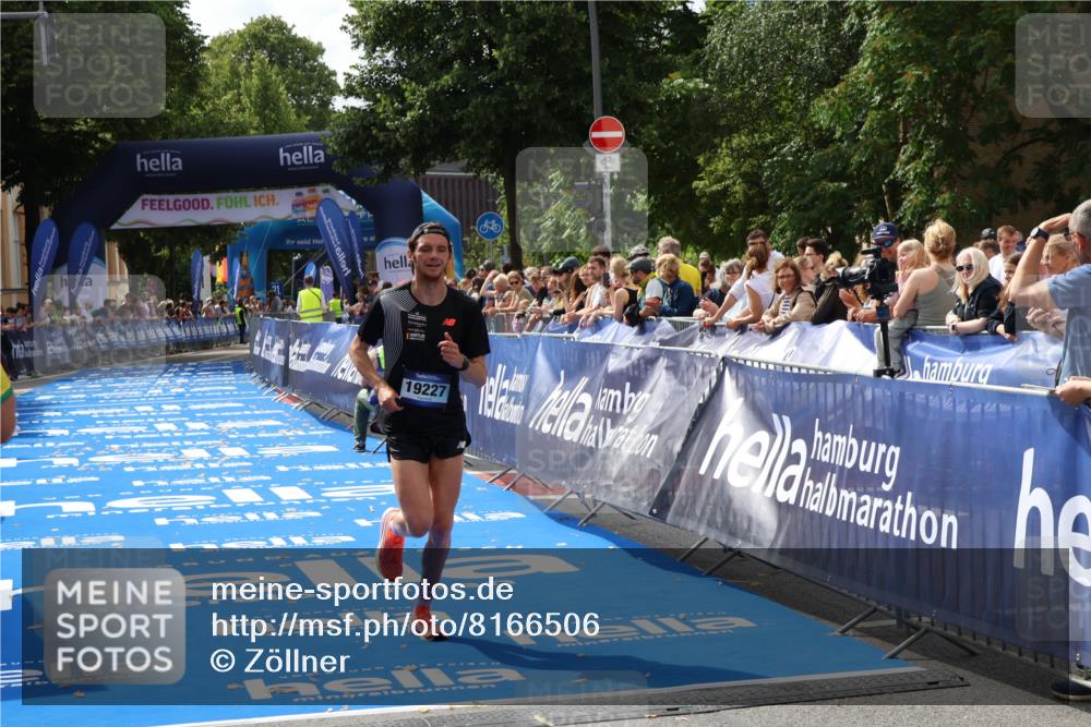 29.06.2025 - hella hamburg halbmarathon Zöllner http://msf.ph/oto/8166506 29.06.2025 10:14:35 Ziel 19227 meine-sportfotos.de