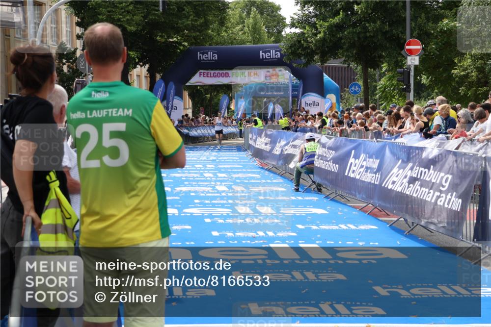 29.06.2025 - hella hamburg halbmarathon Zöllner http://msf.ph/oto/8166533 29.06.2025 10:15:29 Ziel  meine-sportfotos.de