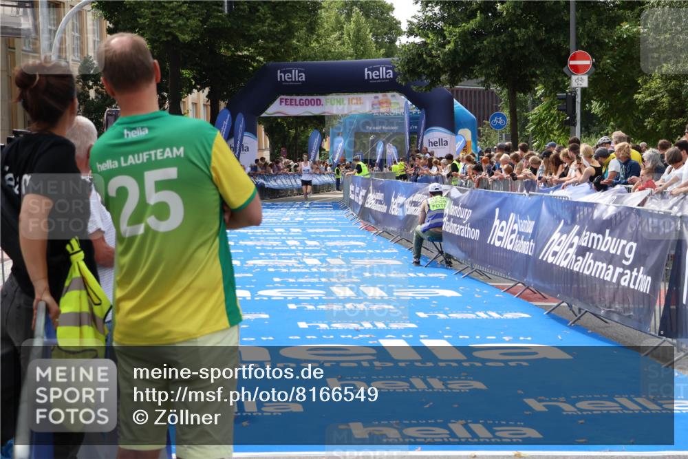 29.06.2025 - hella hamburg halbmarathon Zöllner http://msf.ph/oto/8166549 29.06.2025 10:15:29 Ziel  meine-sportfotos.de