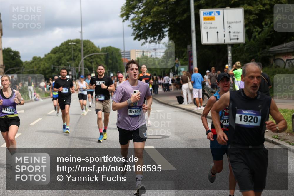 29.06.2025 - hella hamburg halbmarathon Yannick Fuchs http://msf.ph/oto/8166595 29.06.2025 10:40:31 20KM 1139, 1569, 1600, 1759, 1920, 2048, 2138, 2189, 2842, 4345, 4949, 6388, 6460, 6532, 6691, 6700, 6711, 7335, 7961, 8269, 8577, 8668, 11094, 11125, 11491, 11773, 11936, 12277, 12579, 13630, 13782, 14062, 14200, 14228, 14262, 14462, 14804, 15133, 15741, 16286, 17190, 17332, 17492, 17892, 19128 meine-sportfotos.de